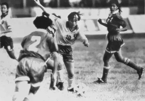 桂林足球女子冠军比赛时间_桂林足球比赛女子冠军_2021桂林足球比赛