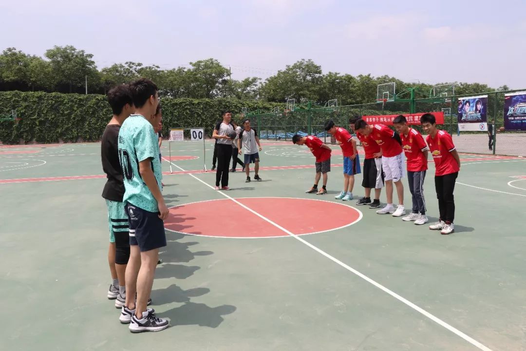 篮球防守的规则是什么_篮球防守拦球规则是什么_篮球防守规矩
