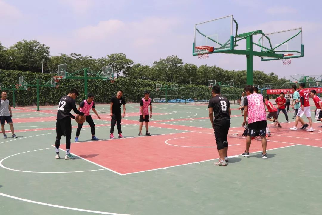 篮球防守规矩_篮球防守拦球规则是什么_篮球防守的规则是什么