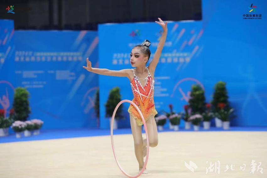 小学生体操2021_8岁小学生体操_中小学生体操