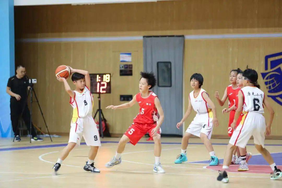 顶尖篮球规则比赛小学生怎么写_篮球规则小学生_顶尖小学生篮球比赛规则