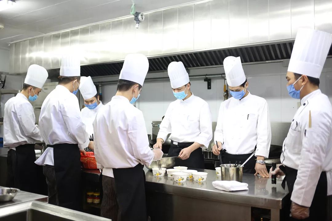 营养健康的月子餐_营养师详解月子营养餐_月子营养餐图片