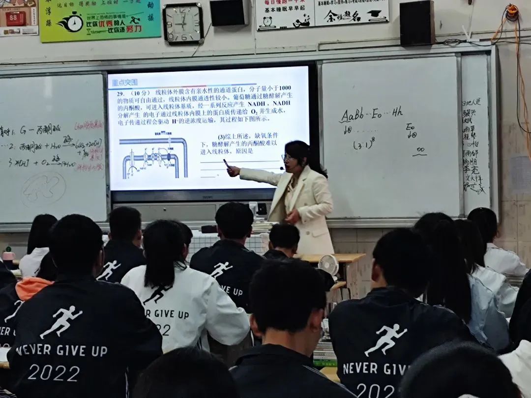 民安小学篮球比赛_华蓥小学篮球比赛冠军名单_学校篮球比赛名单