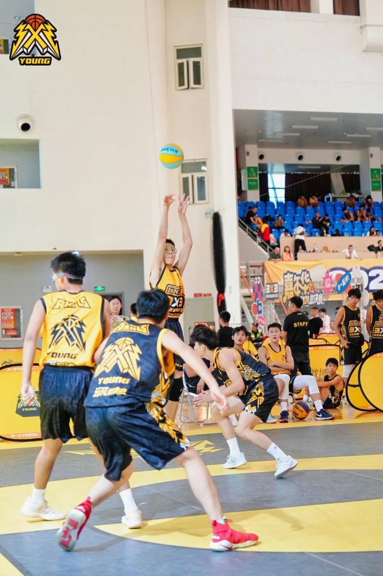 济南市初中篮球比赛冠军_济南小学篮球冠军_济南篮球特色中学