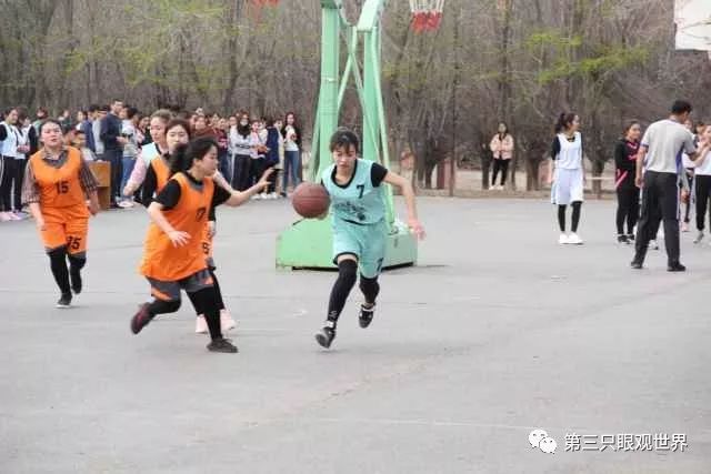 詹姆斯国际篮球比赛规则_詹姆斯的球赛_詹姆斯篮球规则比赛国际比分