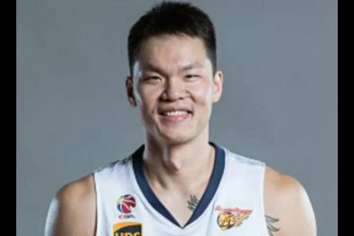 篮球历史球员_中国历史篮球明星_中国历史篮球队名单