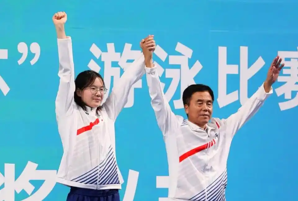 游泳运动员汤慕涵简介_游泳冠军汤慕涵_中国游泳队汤幕涵