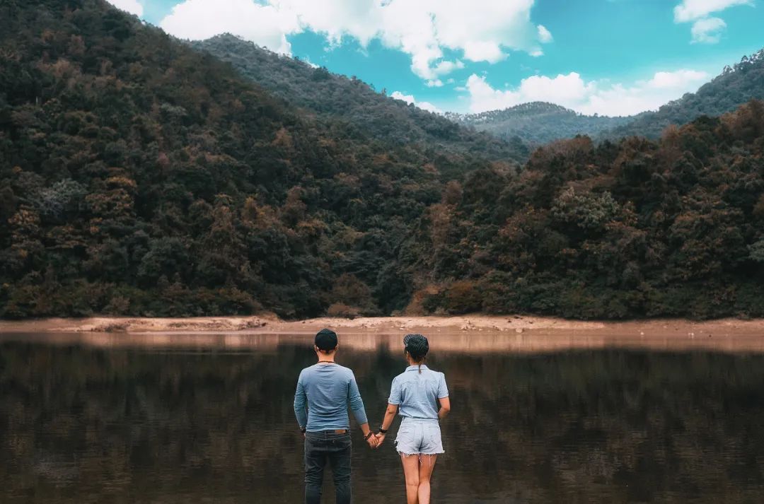 底层家庭是什么意思_生活最底层家庭的人句子_底层家庭日常生活