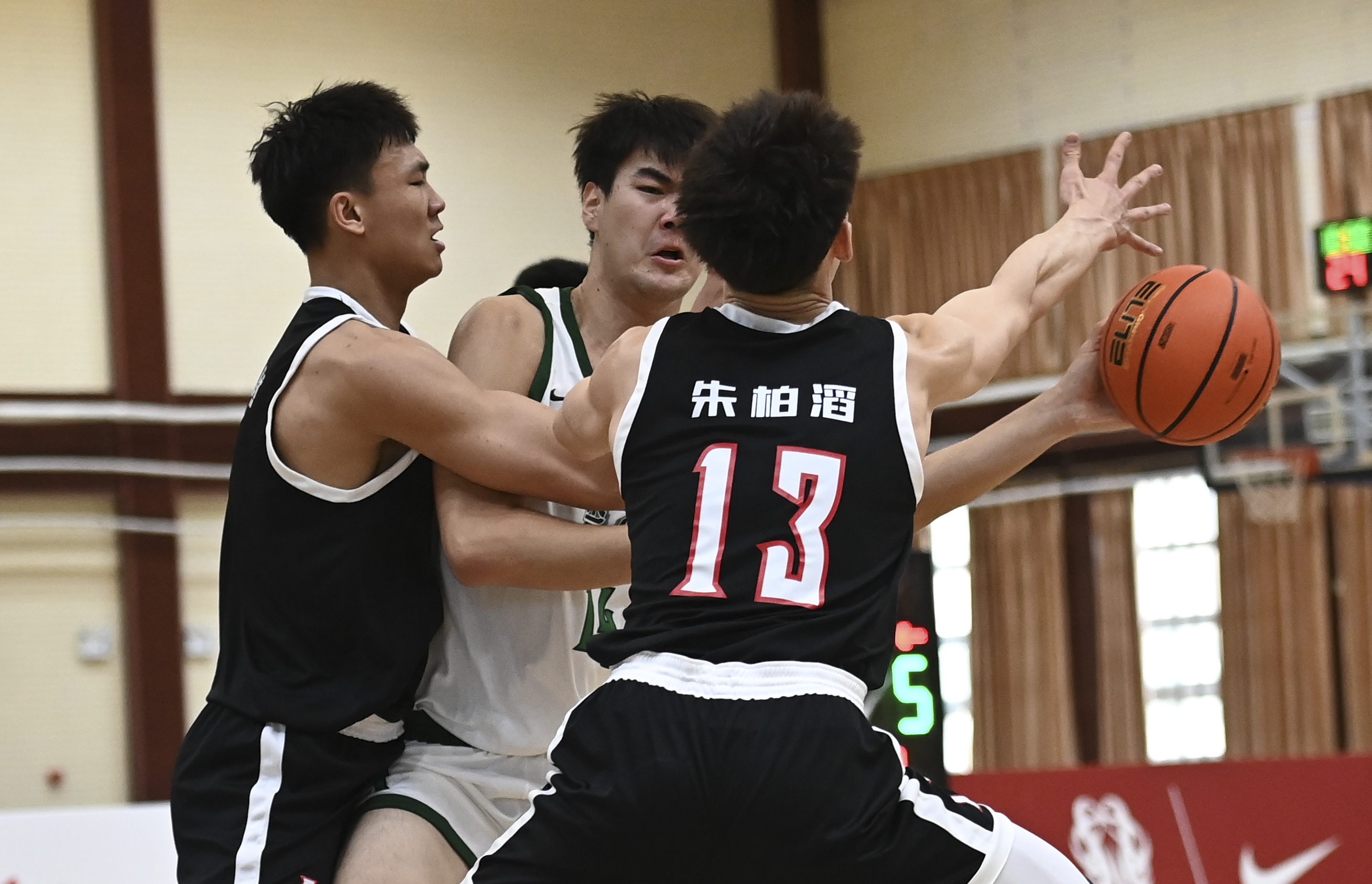 回浦中学出来的篮球明星_回浦中学篮球冠军赛录像_回浦中学篮球比赛