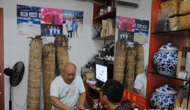 举重奥运冠军家庭困难_奥运举重冠军落魄_奥运举重困难冠军家庭有补助吗